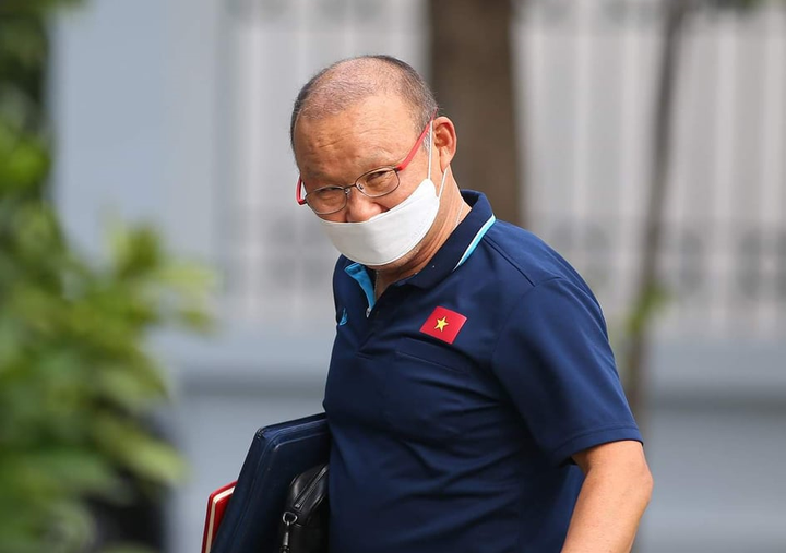 Phó Chủ tịch VFF: Phải tìm cách duy trì V-League 2020 - 3