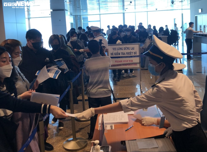 Cách ly 5 du học sinh từ Hàn Quốc trở về Khánh Hòa - 1