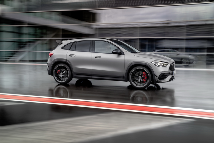 Mercedes-AMG GLA 45 2021, chiến binh mới của 'ngôi sao ba cánh' - 3