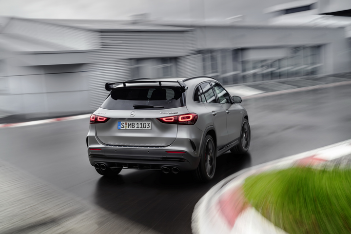 Mercedes-AMG GLA 45 2021, chiến binh mới của 'ngôi sao ba cánh' - 9