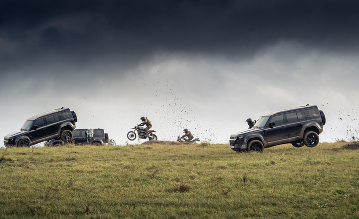Land Rover Defender 110 mới xuất hiện hoành tráng trong phim James Bond 007 - 5