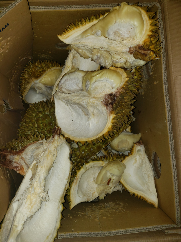 Ảnh: Dở khóc dở cười với những tai nạn mua hàng online mùa giải cứu - 4