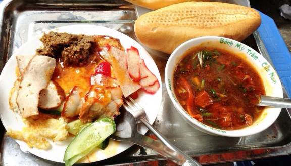 Điểm danh những hàng bánh mì ngon nức tiếng Hà Nội - 4