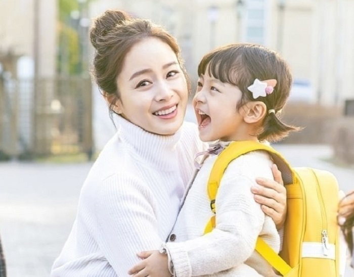 Khán giả tranh cãi khi phim của Kim Tae Hee để bé trai 5 tuổi giả gái - 3