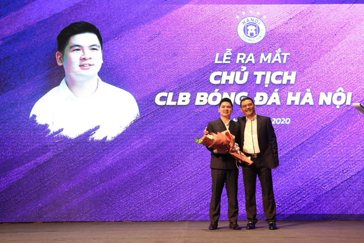 Tân Chủ tịch Hà Nội FC từng chi hàng trăm tỷ đồng mua cổ phiếu SHB - 1