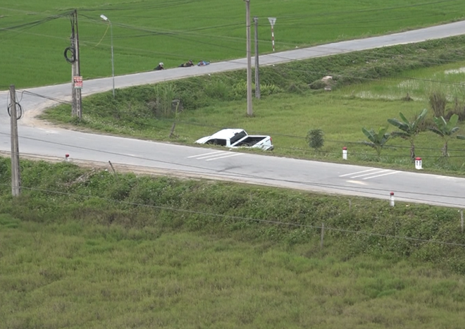 Hoãn phiên tòa xét xử băng nhóm buôn ma túy ôm súng cố thủ trong ô tô - 2