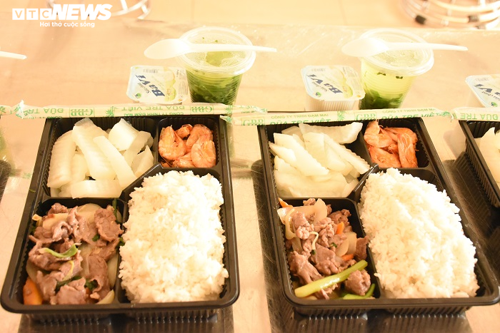 Suất ăn 150 nghìn đồng/ngày của người cách ly phòng dịch Covid-19 tại Hải Phòng thế nào? - 4