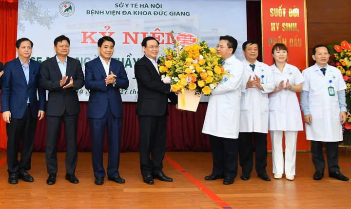 Ông Vương Đình Huệ: Chống dịch Covid-19 nhưng phải đảm bảo sức khoẻ cho các y, bác sĩ - 2