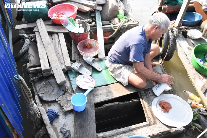 Ảnh: Xóm chài nghèo trong lòng thành phố Cảng trước ngày bị di dời - 13