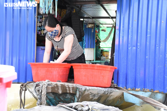 Ảnh: Xóm chài nghèo trong lòng thành phố Cảng trước ngày bị di dời - 9