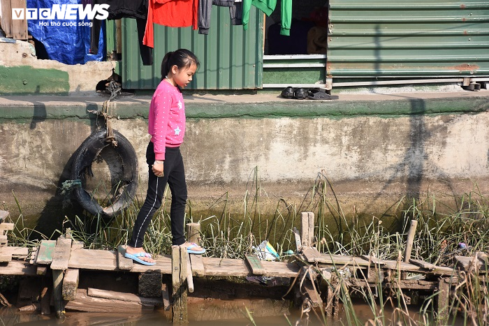 Ảnh: Xóm chài nghèo trong lòng thành phố Cảng trước ngày bị di dời - 8