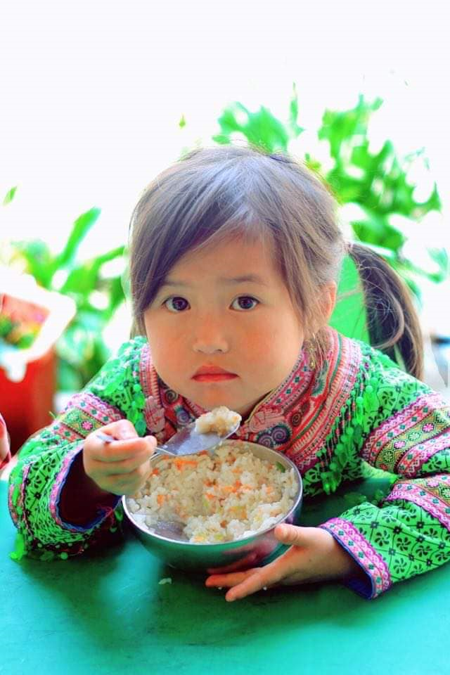 Những bức ảnh lay động về trẻ em vùng cao - 10