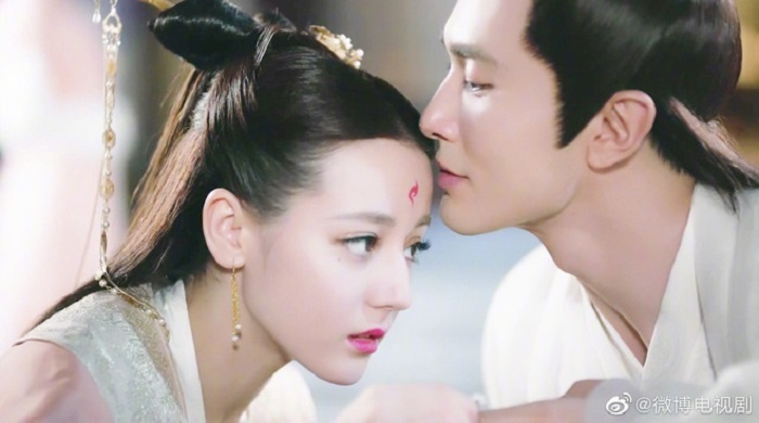 Địch Lệ Nhiệt Ba được khen khi đóng cảnh nóng trong 'Chẩm thượng thư' - 7