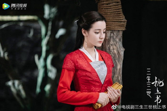 Địch Lệ Nhiệt Ba được khen khi đóng cảnh nóng trong 'Chẩm thượng thư' - 5