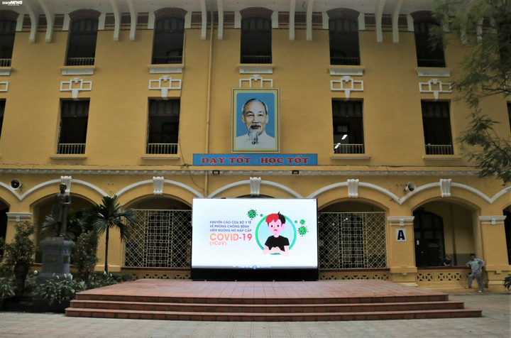 Ảnh: Trường ở Hà Nội tổng vệ sinh, khử trùng chuẩn bị đón học sinh trở lại - 12