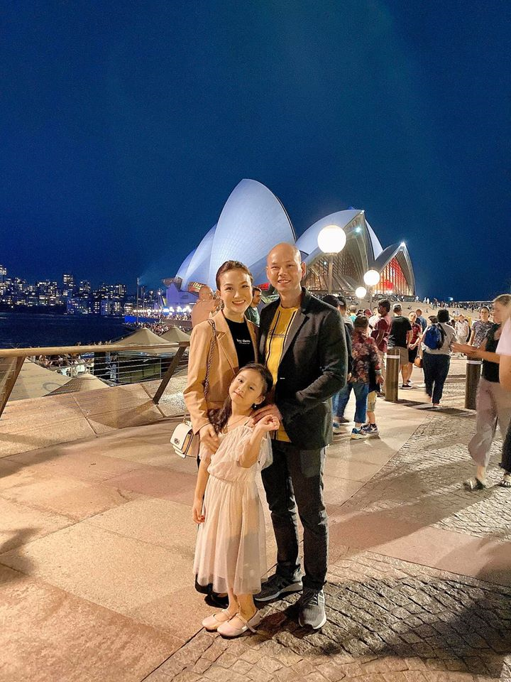 Kỷ niệm 8 năm ngày cưới, Phan Đinh Tùng gửi lời ngọt ngào đến vợ - 2