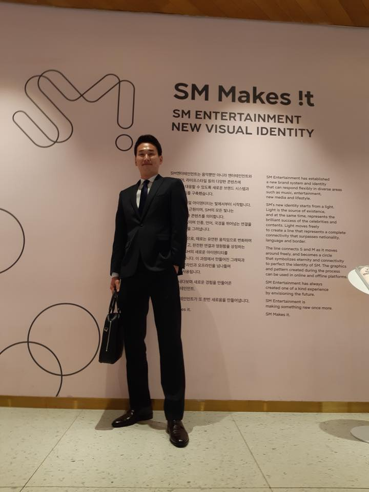 Vì sao showbiz Hàn không chống dịch quyết liệt như Trung Quốc? - 3