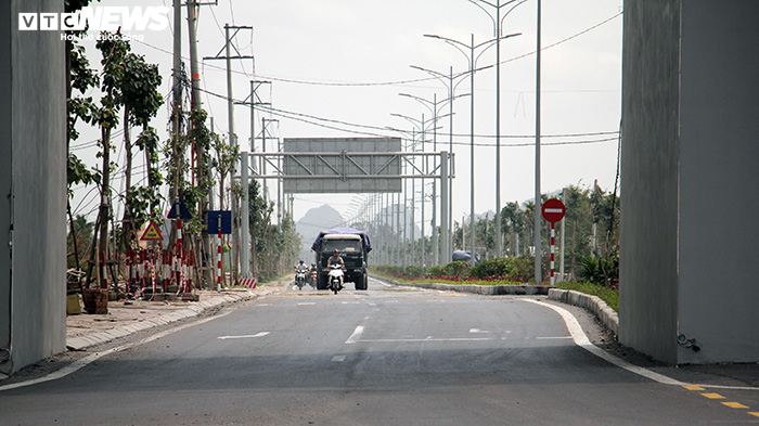 Cận cảnh cổng chào Di tích Bạch Đằng Giang bề thế dẫn vào khu di tích '3 không' - 11