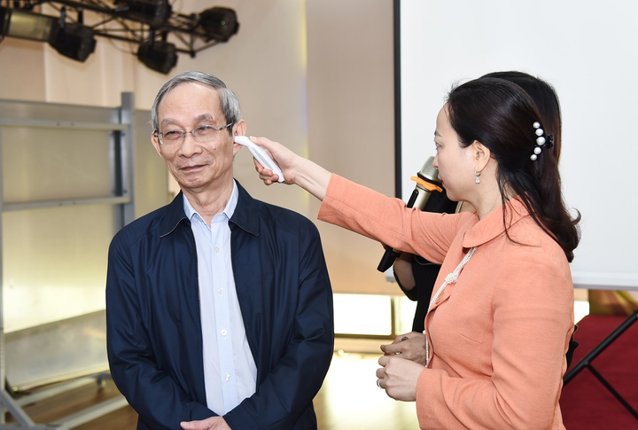 Giáo viên làm việc xuyên ngày nghỉ, tổng vệ sinh trường lớp - 1