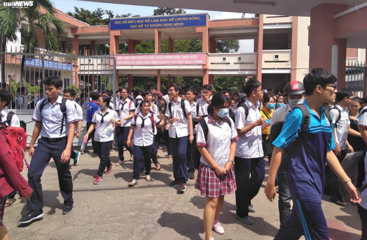 TP.HCM: Học sinh tiếp tục nghỉ, phòng dịch Covid-19 - 1