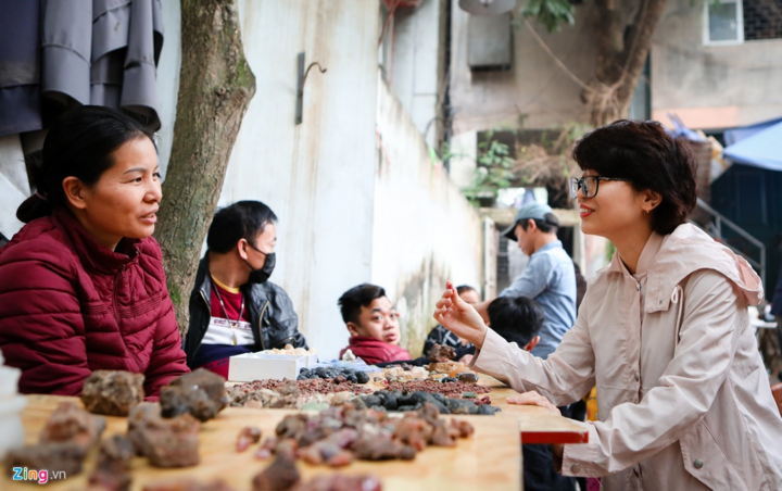 Chợ đá quý tiền tỷ trong hẻm nhỏ - 4