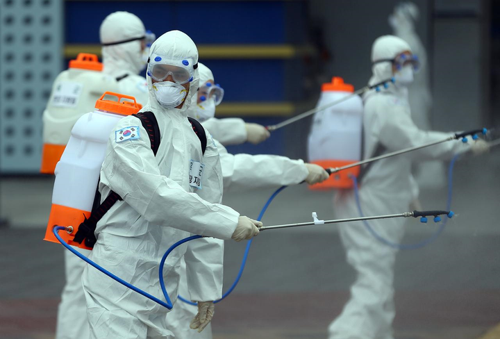 Số ca nhiễm Covid-19 vượt 3.500, Hàn Quốc đóng cửa các nhà thờ - 1