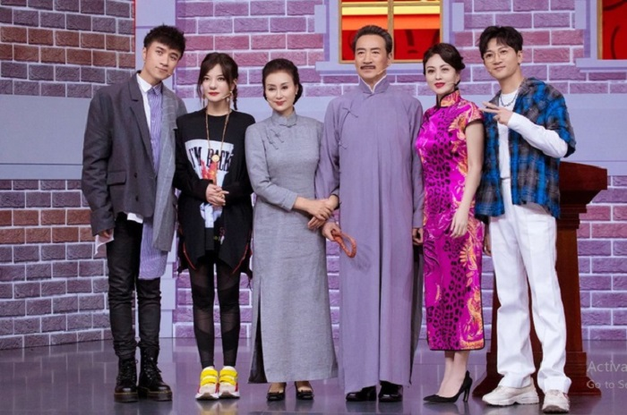 Dàn diễn viên 'Tân dòng sông ly biệt' hội ngộ sau nhiều năm - 1