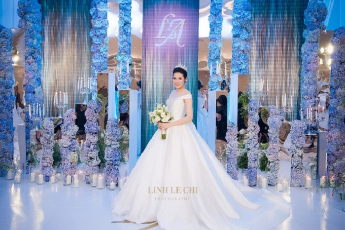 Tóc Tiên, Đông Nhi và những mỹ nhân Việt chuộng váy cưới đơn giản - 6