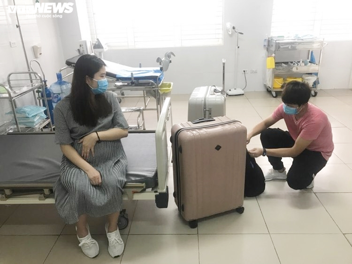 Hạnh phúc vỡ òa ngày ra viện của thai phụ 39 tuần trở về từ Vũ Hán - 3