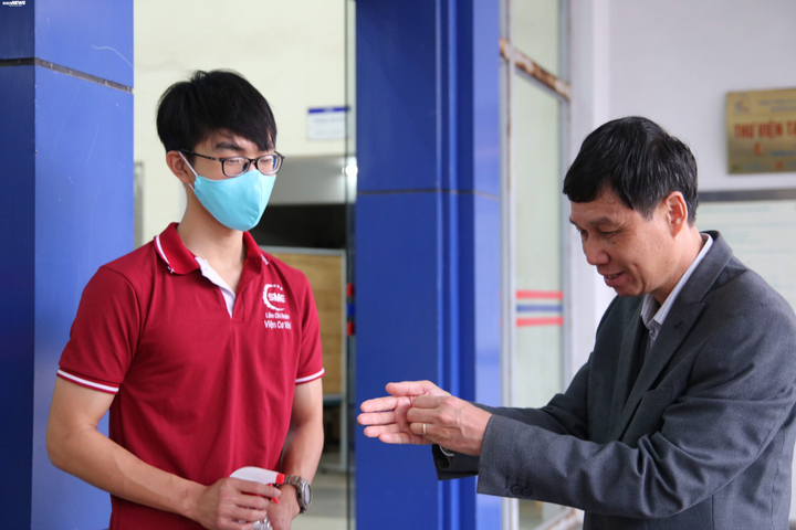 Sinh viên được 'chăm sóc đặc biệt', hào hứng khi trở lại trường sau kỳ tạm nghỉ vì Covid-19 - 3