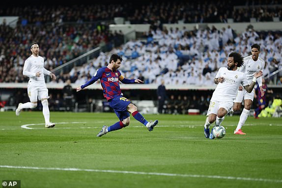 Đánh bại Barcelona, Real Madrid chiếm ngôi đầu La Liga - 1
