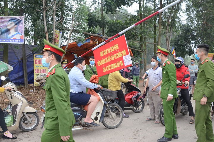 Thứ trưởng Y tế: Dừng cách ly Sơn Lôi là chiến thắng bước đầu của cả nước - 2