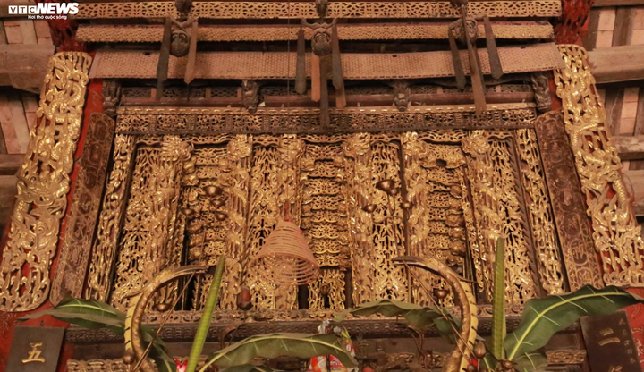 Bức cửa võng đình làng Diềm 'có một không hai' vừa được công nhận là Bảo vật quốc gia - 9