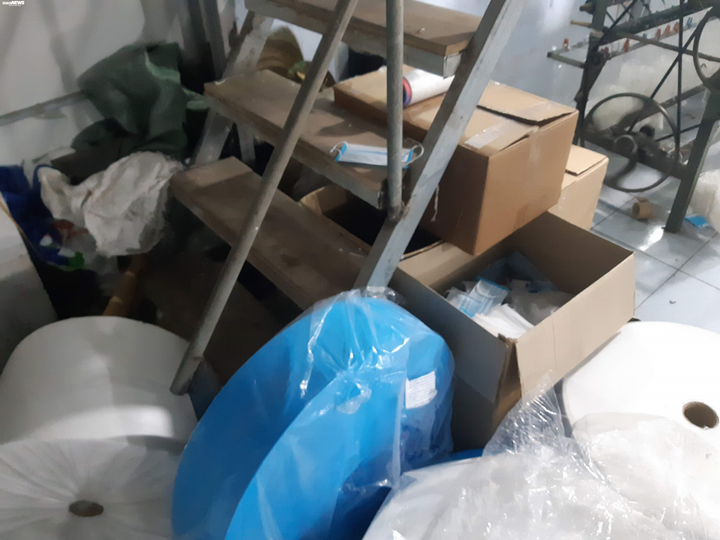 Cảnh sản xuất khẩu trang lộn xộn, nghi kém chất lượng ở Bắc Ninh - 10