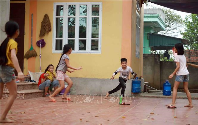 Ảnh: Cuộc sống ở tâm dịch Sơn Lôi trước ngày dỡ bỏ lệnh cách ly - 11