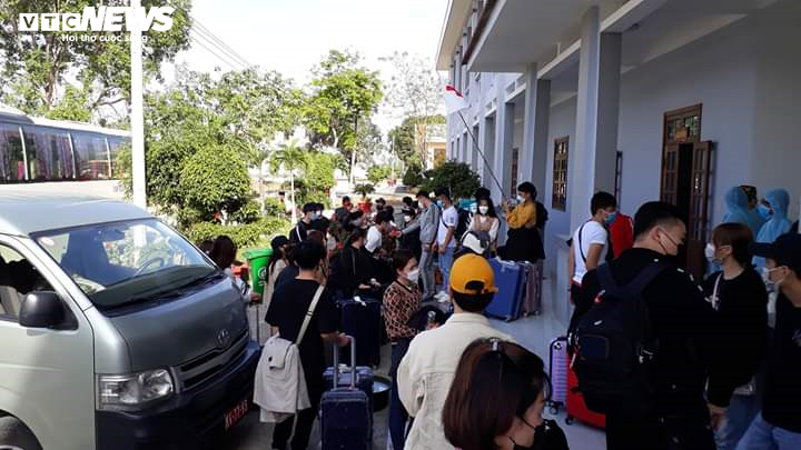 Khánh Hòa: Cách ly, theo dõi 174 công dân về từ vùng dịch Covid-19 - 5