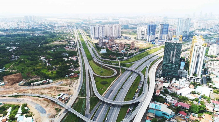 Bất động sản vẫn là lựa chọn hàng đầu của giới đầu tư - 1