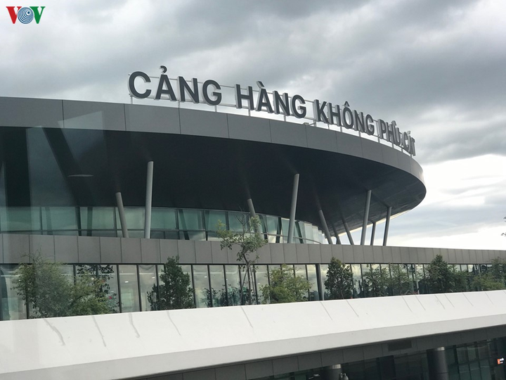 Bình Định tạm ngưng tiếp nhận du khách nhập cảnh từ vùng dịch Covid-19 - 1