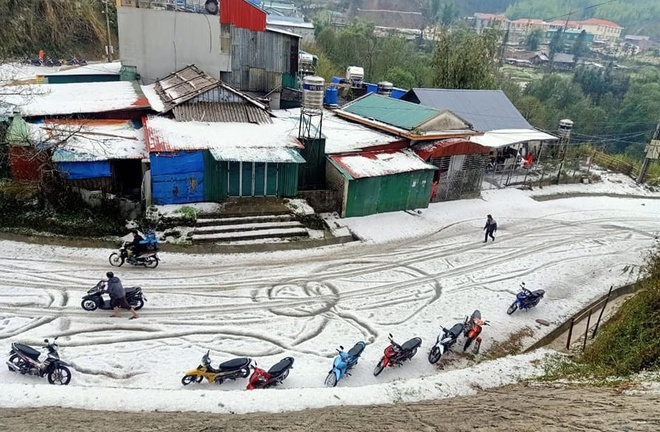 Chuyên gia: Mưa đá liên tiếp xảy ra báo hiệu thời tiết biến động xấu, trái quy luật - 1