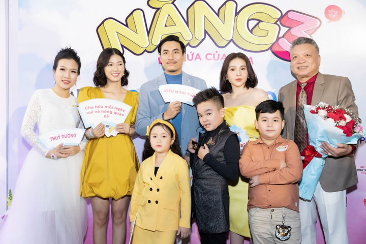 Lần đầu hợp tác, Kiều Minh Tuấn bị Khả Như và bé Ngân Chi kể xấu chuyện ăn uống - 1