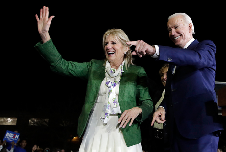 'Siêu thứ Ba' bầu cử Mỹ: Tỷ phú Bloomberg rút lui, ủng hộ Joe Biden - 11