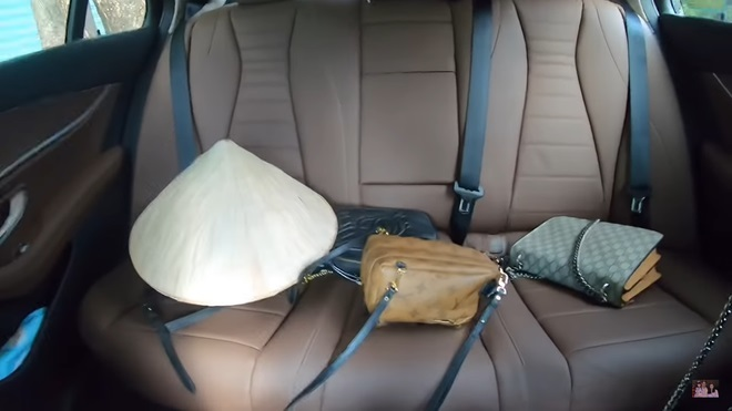 Huy Khánh đột nhập xe chở đầy túi hiệu của Ngọc Lan - 2