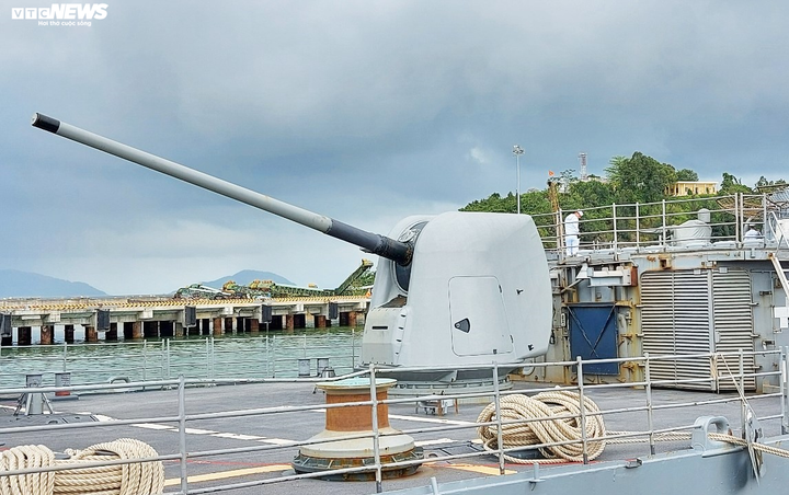 Cận cảnh Tuần dương hạm USS Bunker Hill của Mỹ cập cảng Tiên Sa - 7