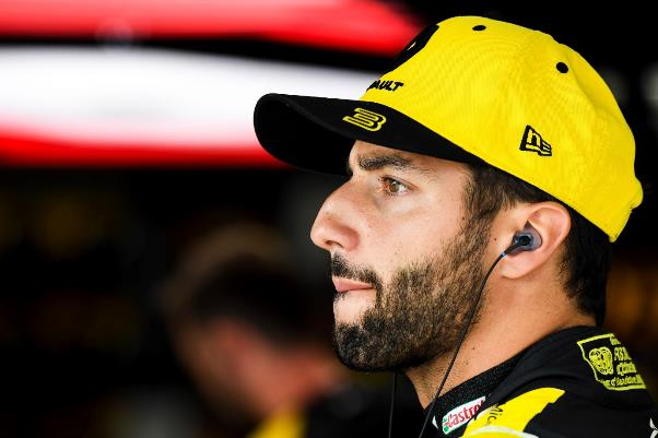 Top 5 tay đua điển trai không thể rời mắt mùa Formula 1 2020 - 9