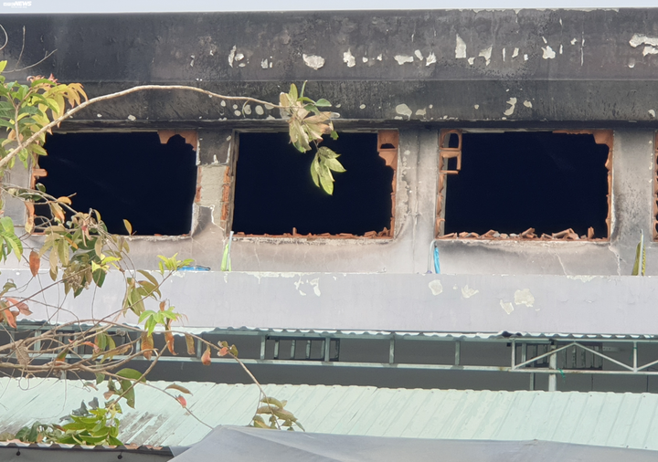 Ảnh: Chợ Thanh Quýt hoang tàn sau vụ cháy thiêu rụi 96 ki ốt - 9