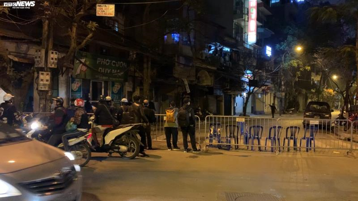 Tuấn Hưng và loạt nghệ sĩ kêu gọi khán giả bình tĩnh sau ca nhiễm Covid-19 mới - 2