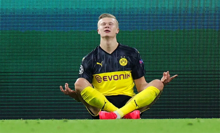 Vì sao Erling Haaland trở thành 'cơn ác mộng' của mọi hàng thủ Bundesliga? - 2