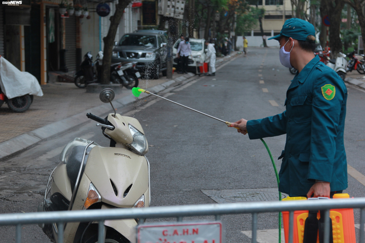'Cô gái Hà Nội nhiễm Covid-19' che giấu bệnh lý có thể bị xử phạt thế nào? - 1