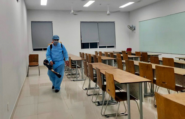 Nhiều trường Đại học ở Hà Nội lùi lịch tập trung - 1