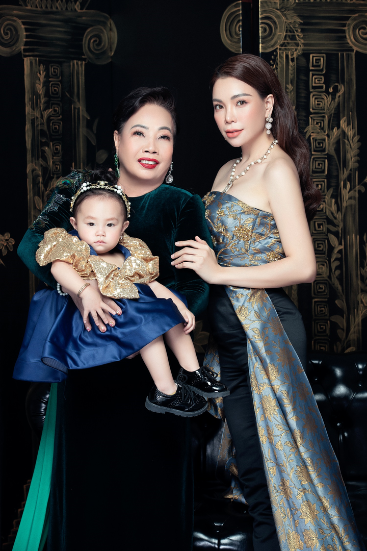 Trà Ngọc Hằng: 'Có con rồi, tôi càng thêm thương và muốn dành nhiều thời gian cho mẹ' - 1